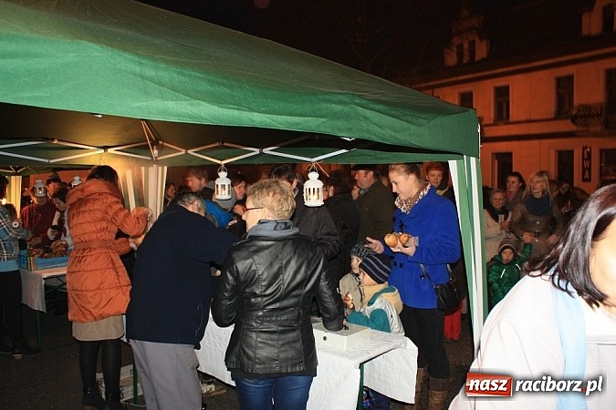 Zdjęcie w galerii na portalu naszraciborz.pl: Od Mikołaszka na ryneczek - św. Marcin w Krzanowicach wiadomości z regionu