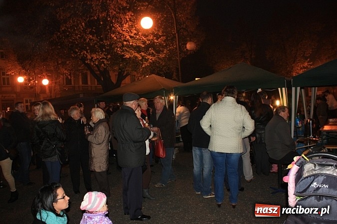 Zdjęcie w galerii na portalu naszraciborz.pl: Od Mikołaszka na ryneczek - św. Marcin w Krzanowicach wiadomości z regionu