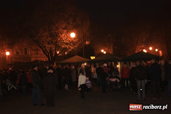 Zdjęcie w galerii na portalu naszraciborz.pl: Od Mikołaszka na ryneczek - św. Marcin w Krzanowicach wiadomości z regionu
