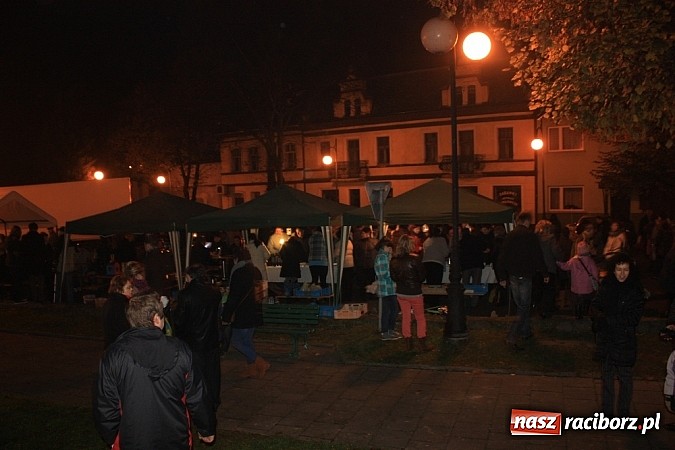 Zdjęcie w galerii na portalu naszraciborz.pl: Od Mikołaszka na ryneczek - św. Marcin w Krzanowicach wiadomości z regionu