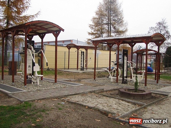 Zdjęcie w galerii na portalu naszraciborz.pl: Siłownia pod chmurką strzałem w dziesiątkę wiadomości z regionu