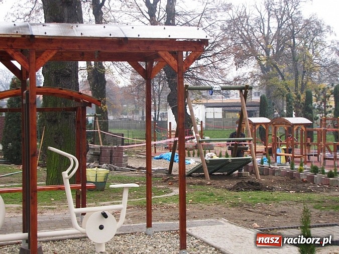 Zdjęcie w galerii na portalu naszraciborz.pl: Siłownia pod chmurką strzałem w dziesiątkę wiadomości z regionu