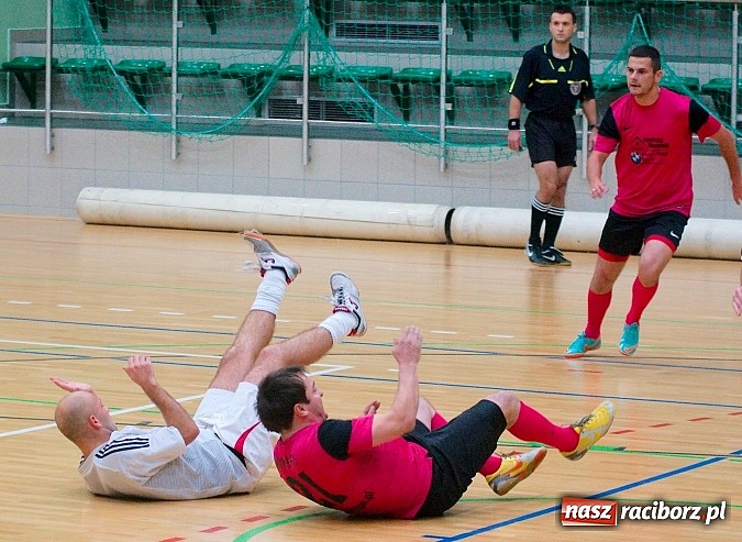Zdjęcie w galerii na portalu naszraciborz.pl: Nieudana pogoń Żorskiej. OSK Elka na kolanach wiadomości z regionu