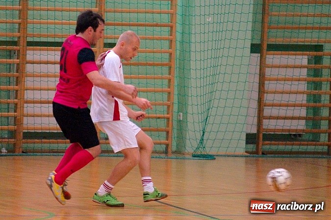 Zdjęcie w galerii na portalu naszraciborz.pl: Nieudana pogoń Żorskiej. OSK Elka na kolanach wiadomości z regionu