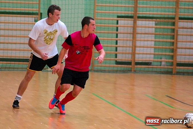 Zdjęcie w galerii na portalu naszraciborz.pl: Nieudana pogoń Żorskiej. OSK Elka na kolanach wiadomości z regionu