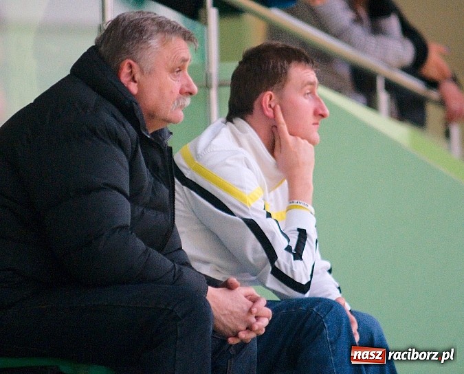 Zdjęcie w galerii na portalu naszraciborz.pl: Nieudana pogoń Żorskiej. OSK Elka na kolanach wiadomości z regionu