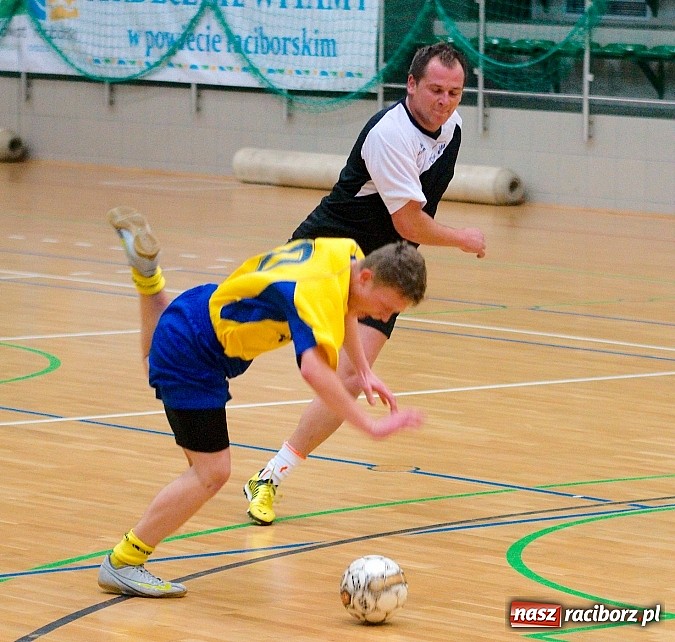 Zdjęcie w galerii na portalu naszraciborz.pl: Nieudana pogoń Żorskiej. OSK Elka na kolanach wiadomości z regionu