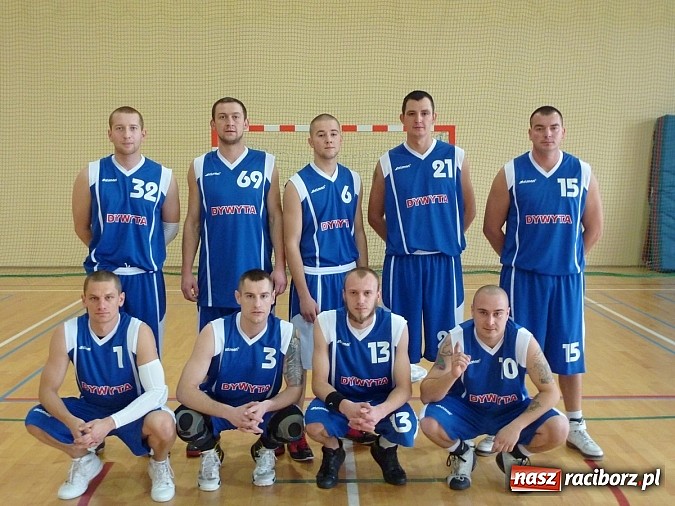 Zdjęcie w galerii na portalu naszraciborz.pl: Ciekawe gry w amatorskiej lidze w Rudniku wiadomości z regionu