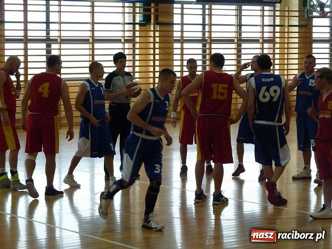 Zdjęcie w galerii na portalu naszraciborz.pl: Ciekawe gry w amatorskiej lidze w Rudniku wiadomości z regionu