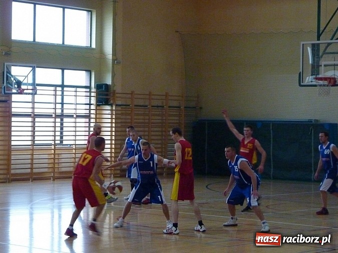 Zdjęcie w galerii na portalu naszraciborz.pl: Ciekawe gry w amatorskiej lidze w Rudniku wiadomości z regionu