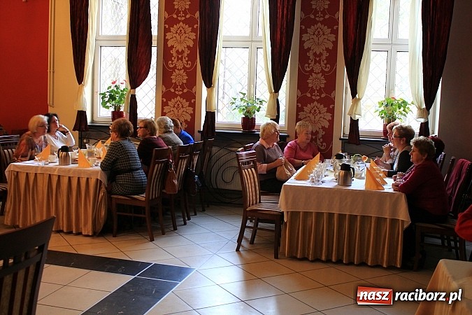 Zdjęcie w galerii na portalu naszraciborz.pl: Seniorzy z Centrum świętowali w Raciborskiej wiadomości z regionu