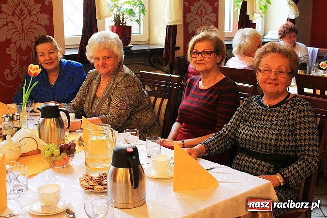 Zdjęcie w galerii na portalu naszraciborz.pl: Seniorzy z Centrum świętowali w Raciborskiej wiadomości z regionu