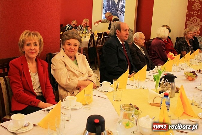 Zdjęcie w galerii na portalu naszraciborz.pl: Seniorzy z Centrum świętowali w Raciborskiej wiadomości z regionu