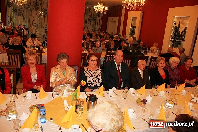 Zdjęcie w galerii na portalu naszraciborz.pl: Seniorzy z Centrum świętowali w Raciborskiej wiadomości z regionu