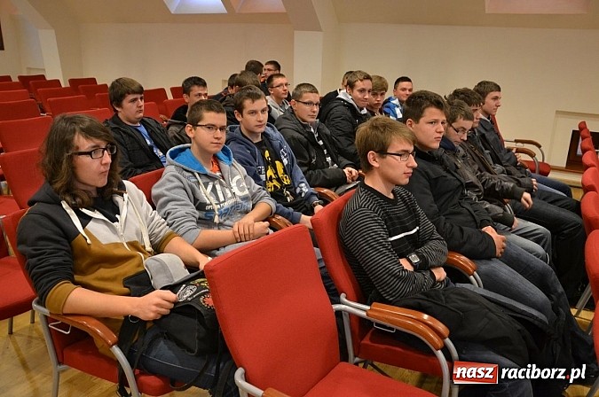 Zdjęcie w galerii na portalu naszraciborz.pl: Biznes spotkał się z młodzieżą na zamku wiadomości z regionu