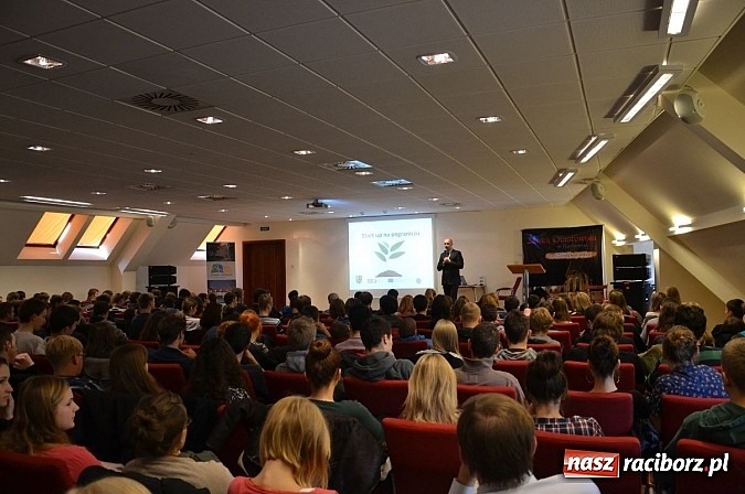 Zdjęcie w galerii na portalu naszraciborz.pl: Biznes spotkał się z młodzieżą na zamku wiadomości z regionu