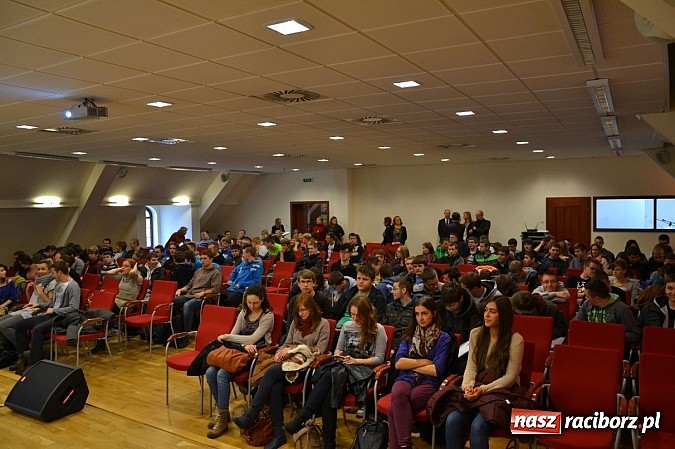 Zdjęcie w galerii na portalu naszraciborz.pl: Biznes spotkał się z młodzieżą na zamku wiadomości z regionu