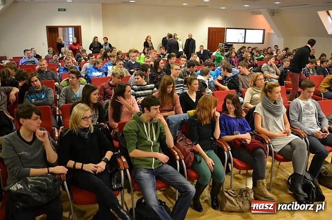 Zdjęcie w galerii na portalu naszraciborz.pl: Biznes spotkał się z młodzieżą na zamku wiadomości z regionu