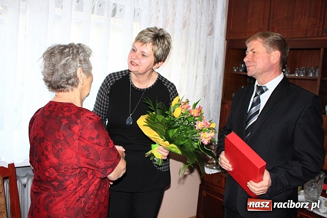 Zdjęcie w galerii na portalu naszraciborz.pl: Miłość po sąsiedzku, czyli diamentowe gody państwa Hildegardy i Franciszka Krajczy wiadomości z regionu