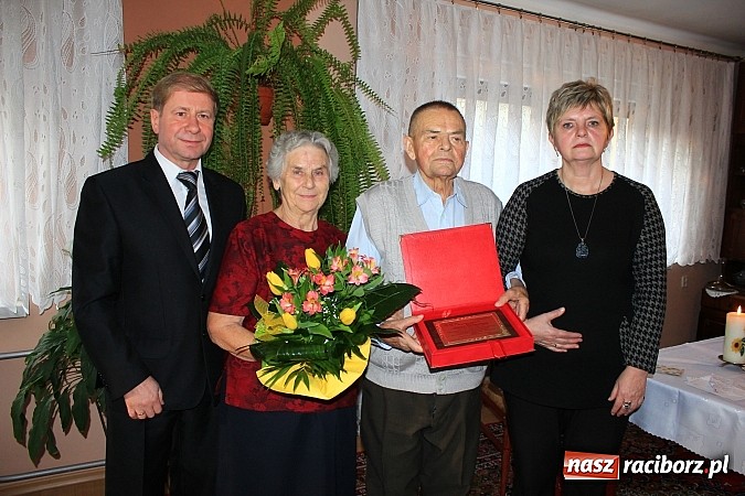 Zdjęcie w galerii na portalu naszraciborz.pl: Miłość po sąsiedzku, czyli diamentowe gody państwa Hildegardy i Franciszka Krajczy wiadomości z regionu
