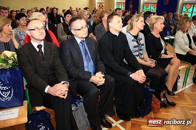 Zdjęcie w galerii na portalu naszraciborz.pl: SP 18 świętuje 20-lecie istnienia wiadomości z regionu