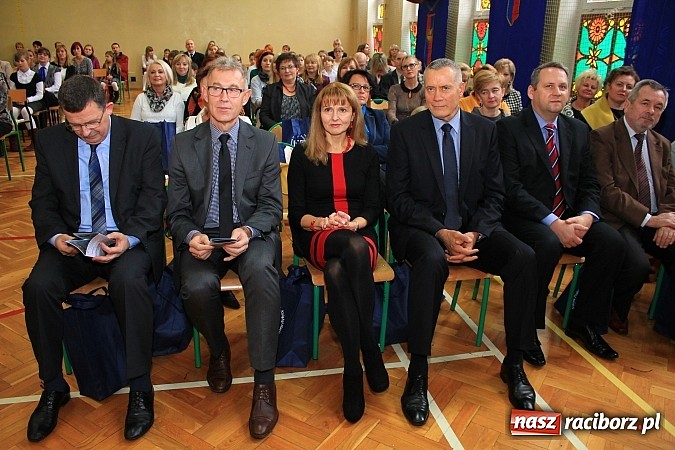 Zdjęcie w galerii na portalu naszraciborz.pl: SP 18 świętuje 20-lecie istnienia wiadomości z regionu