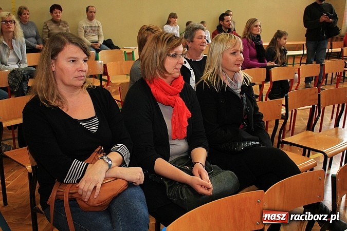 Zdjęcie w galerii na portalu naszraciborz.pl: SP 18 świętuje 20-lecie istnienia wiadomości z regionu