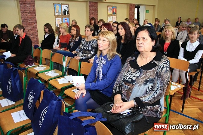 Zdjęcie w galerii na portalu naszraciborz.pl: SP 18 świętuje 20-lecie istnienia wiadomości z regionu