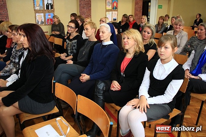 Zdjęcie w galerii na portalu naszraciborz.pl: SP 18 świętuje 20-lecie istnienia wiadomości z regionu