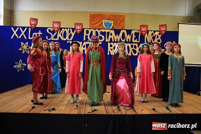 Zdjęcie w galerii na portalu naszraciborz.pl: SP 18 świętuje 20-lecie istnienia wiadomości z regionu