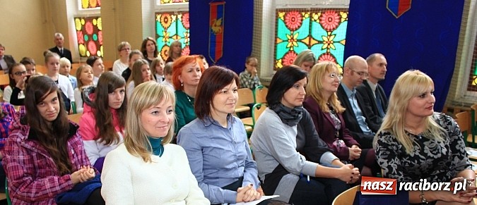 Zdjęcie w galerii na portalu naszraciborz.pl: SP 18 świętuje 20-lecie istnienia wiadomości z regionu