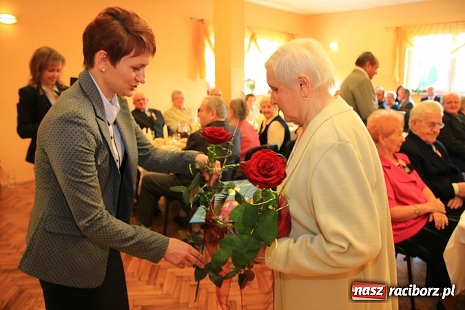 Zdjęcie w galerii na portalu naszraciborz.pl: 20 par z gminy Kornowac otrzymało medale za długoletnie pożycie małżeńskie wiadomości z regionu