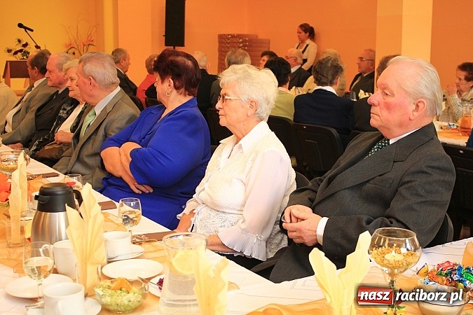 Zdjęcie w galerii na portalu naszraciborz.pl: 20 par z gminy Kornowac otrzymało medale za długoletnie pożycie małżeńskie wiadomości z regionu