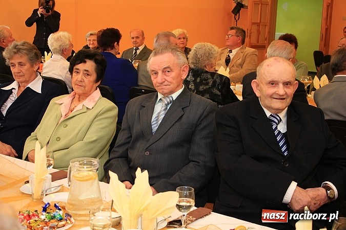 Zdjęcie w galerii na portalu naszraciborz.pl: 20 par z gminy Kornowac otrzymało medale za długoletnie pożycie małżeńskie wiadomości z regionu