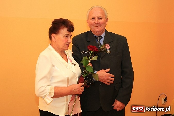 Zdjęcie w galerii na portalu naszraciborz.pl: 20 par z gminy Kornowac otrzymało medale za długoletnie pożycie małżeńskie wiadomości z regionu