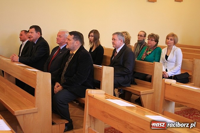 Zdjęcie w galerii na portalu naszraciborz.pl: Pracownicy socjalni świętowali w Pogrzebieniu wiadomości z regionu