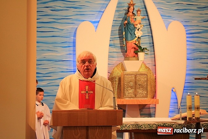 Zdjęcie w galerii na portalu naszraciborz.pl: Pracownicy socjalni świętowali w Pogrzebieniu wiadomości z regionu