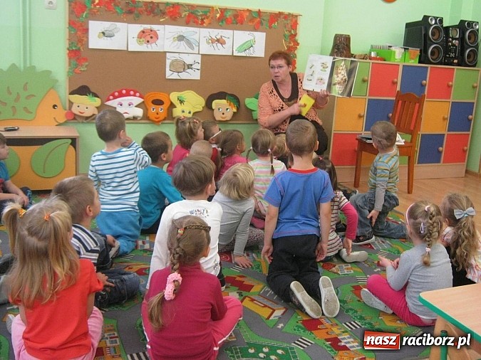 Zdjęcie w galerii na portalu naszraciborz.pl: Maluchy z Chałupek z przyrodą są za pan brat wiadomości z regionu