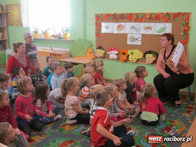 Zdjęcie w galerii na portalu naszraciborz.pl: Maluchy z Chałupek z przyrodą są za pan brat wiadomości z regionu