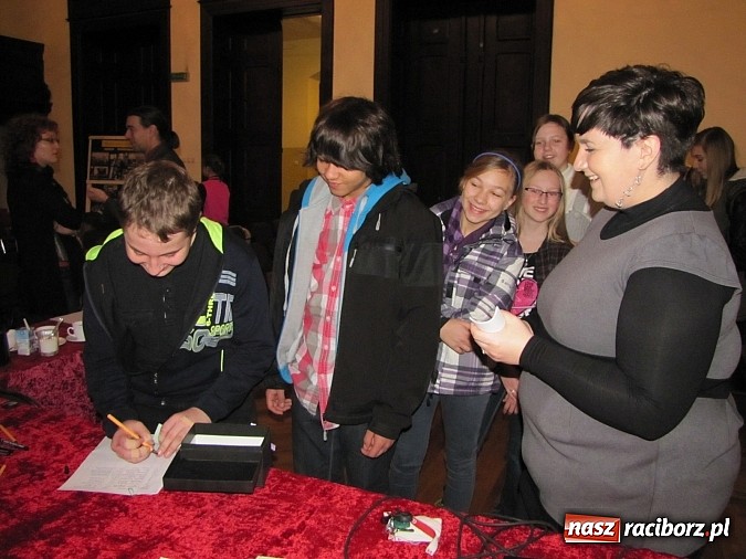 Zdjęcie w galerii na portalu naszraciborz.pl: Młodzi monodramiści z Raciborza na konkursie w G5 wiadomości z regionu