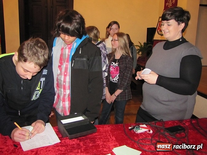 Zdjęcie w galerii na portalu naszraciborz.pl: Młodzi monodramiści z Raciborza na konkursie w G5 wiadomości z regionu