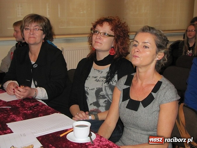 Zdjęcie w galerii na portalu naszraciborz.pl: Młodzi monodramiści z Raciborza na konkursie w G5 wiadomości z regionu