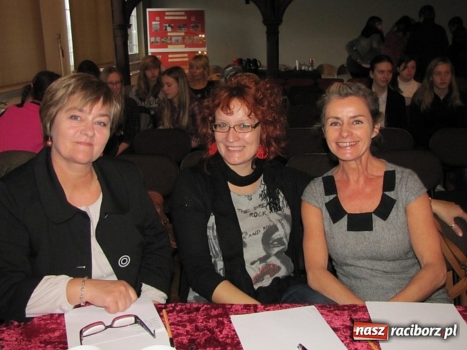 Zdjęcie w galerii na portalu naszraciborz.pl: Młodzi monodramiści z Raciborza na konkursie w G5 wiadomości z regionu