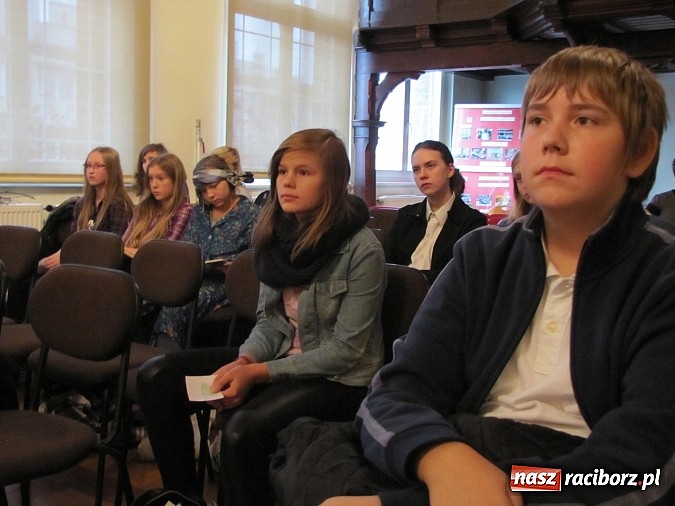 Zdjęcie w galerii na portalu naszraciborz.pl: Młodzi monodramiści z Raciborza na konkursie w G5 wiadomości z regionu