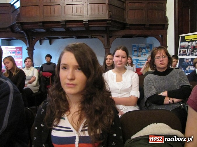 Zdjęcie w galerii na portalu naszraciborz.pl: Młodzi monodramiści z Raciborza na konkursie w G5 wiadomości z regionu