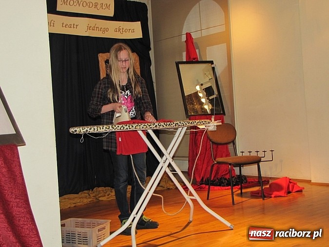 Zdjęcie w galerii na portalu naszraciborz.pl: Młodzi monodramiści z Raciborza na konkursie w G5 wiadomości z regionu
