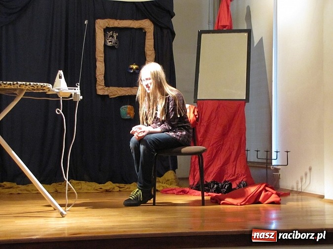 Zdjęcie w galerii na portalu naszraciborz.pl: Młodzi monodramiści z Raciborza na konkursie w G5 wiadomości z regionu