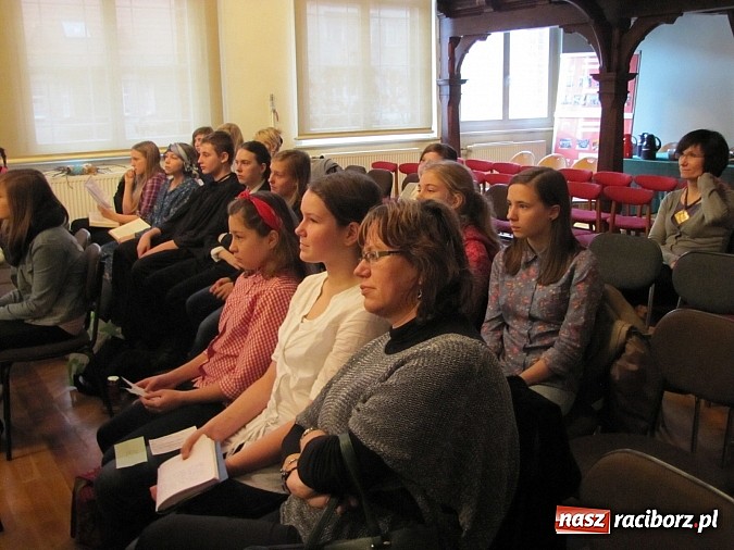 Zdjęcie w galerii na portalu naszraciborz.pl: Młodzi monodramiści z Raciborza na konkursie w G5 wiadomości z regionu