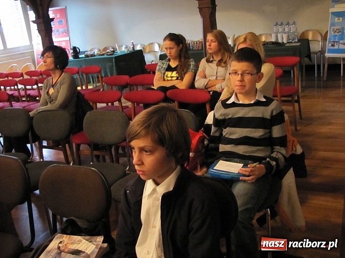 Zdjęcie w galerii na portalu naszraciborz.pl: Młodzi monodramiści z Raciborza na konkursie w G5 wiadomości z regionu