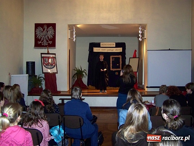 Zdjęcie w galerii na portalu naszraciborz.pl: Młodzi monodramiści z Raciborza na konkursie w G5 wiadomości z regionu